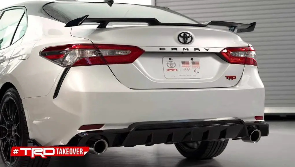 Toyota unveils TRD Camry with optional rear spoiler, can you not? Alt