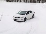 Toyota Corolla stock rally snow