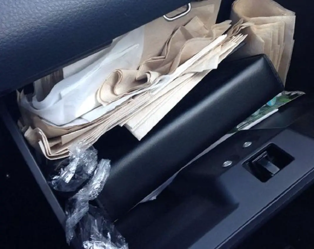 10 things every Filipino has in their car