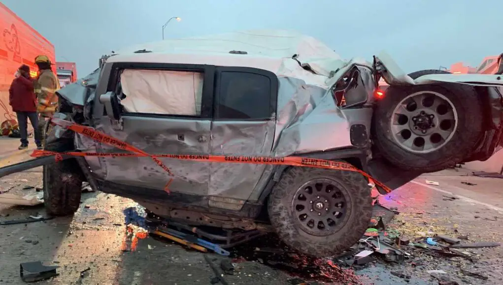 Paramedic in his Toyota FJ Cruiser survives I-35 wreck