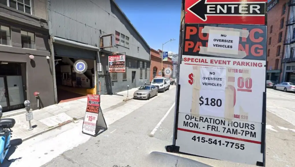 136 Townsend Parking Garage highest price before Giants game