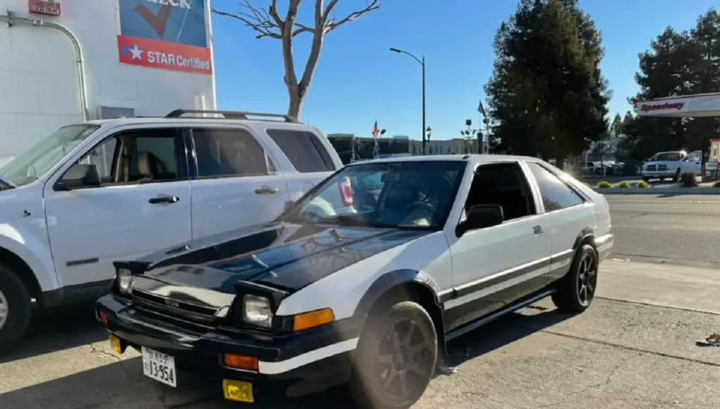 A 1986 Honda Accord Hatchback cosplaying as Takumi's AE86 from Initial D