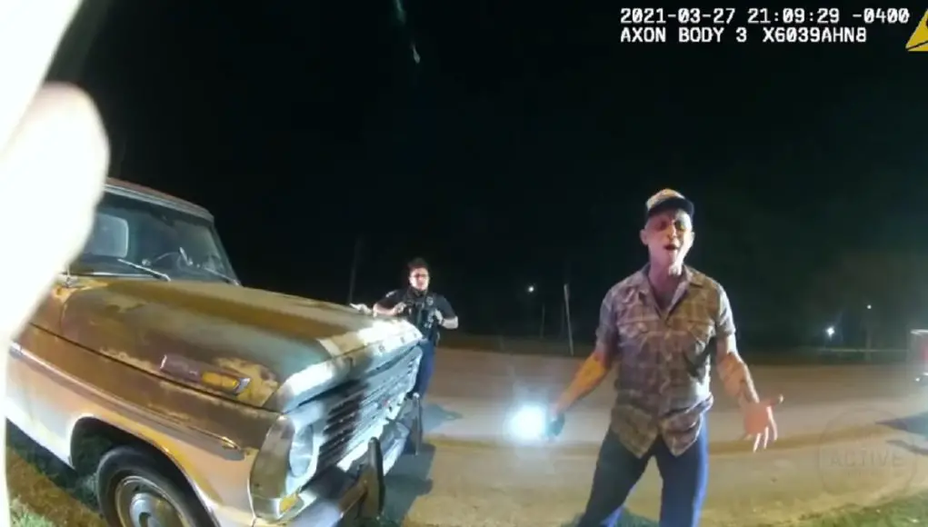 Broke guy yells at police for towing his truck off the side of the road