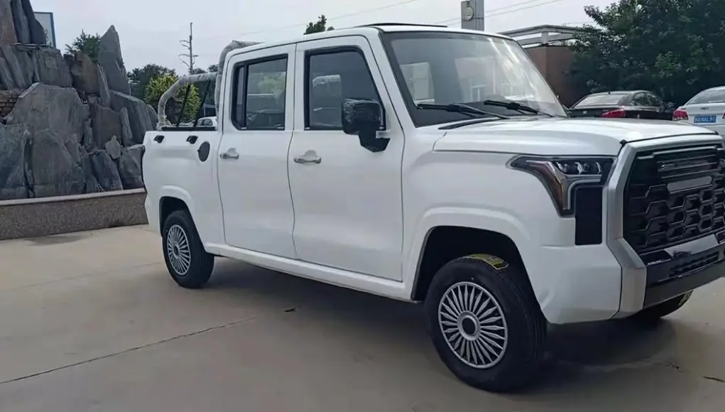 SVH Tundaa, a mini pickup with styling copied from the Toyota Tundra