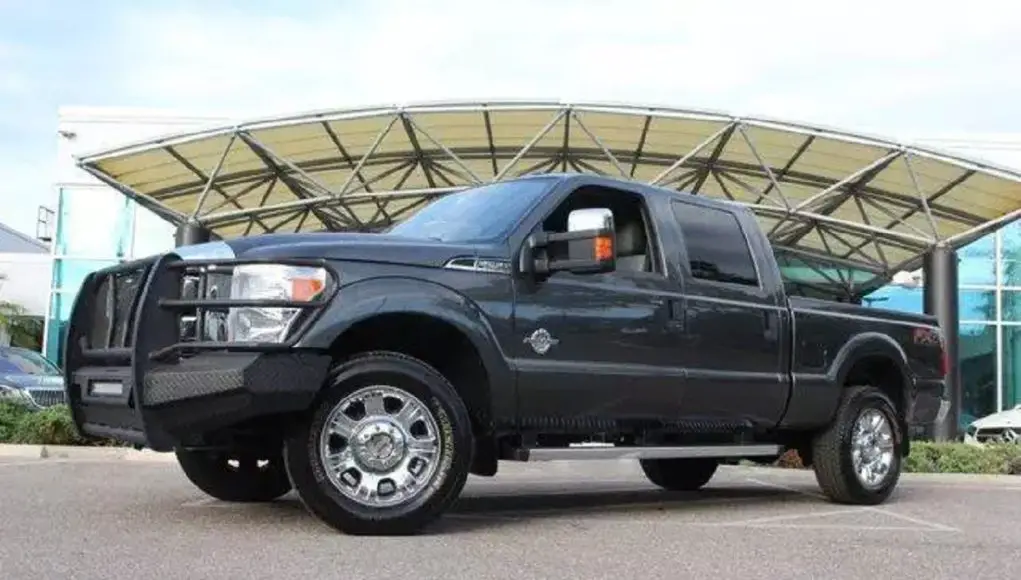 A Ford F-250 with nearly 900,000 miles for sale.