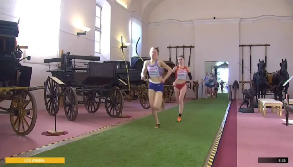 2022 Euro Cross Country Championship runners running through a museum