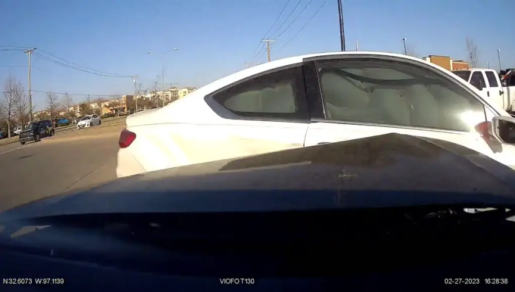 Driver t-bones car making blind left on Debbie Lane in Mansfield, TX