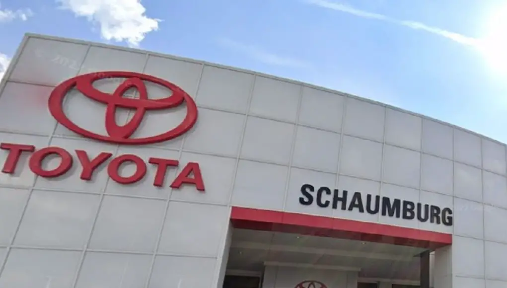 Schaumburg Toyota front sign