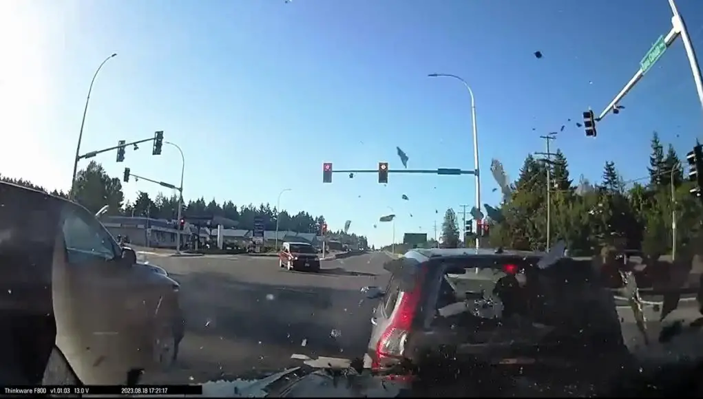 Driver in Nanaimo causes multi car collision because she was texting.