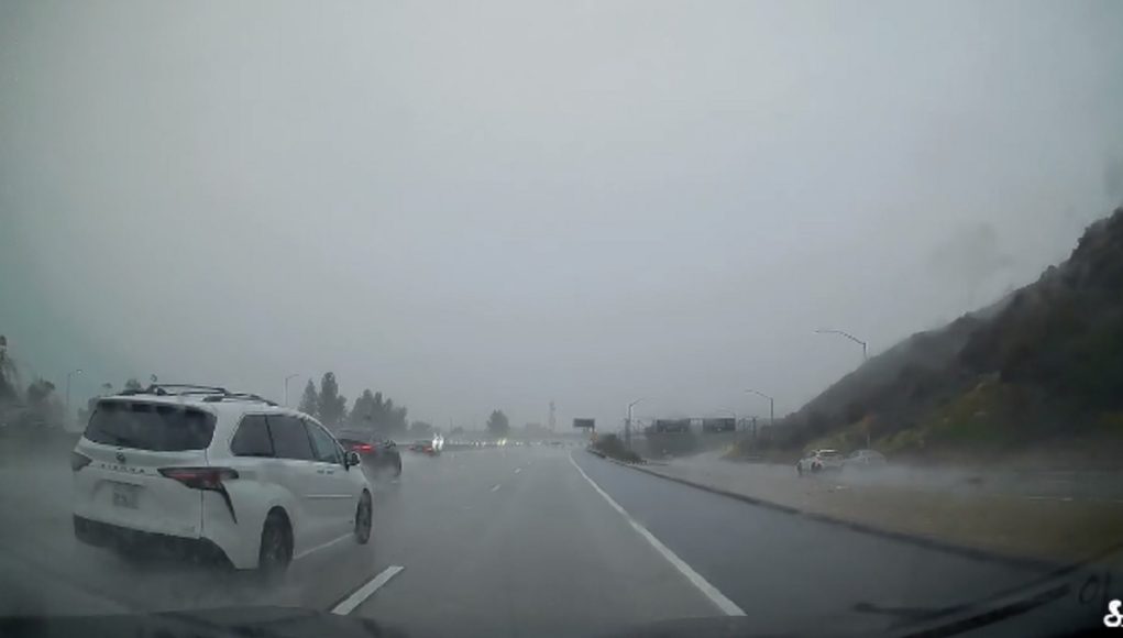 Driver in Toyota Sienna speeding on the Ventura Freeway in the rain crashes.