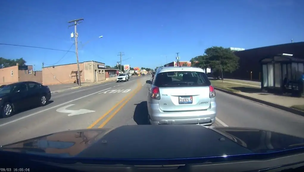 Driver exiting Jewel Osco in Franklin Park blindly turns onto Grand Ave.