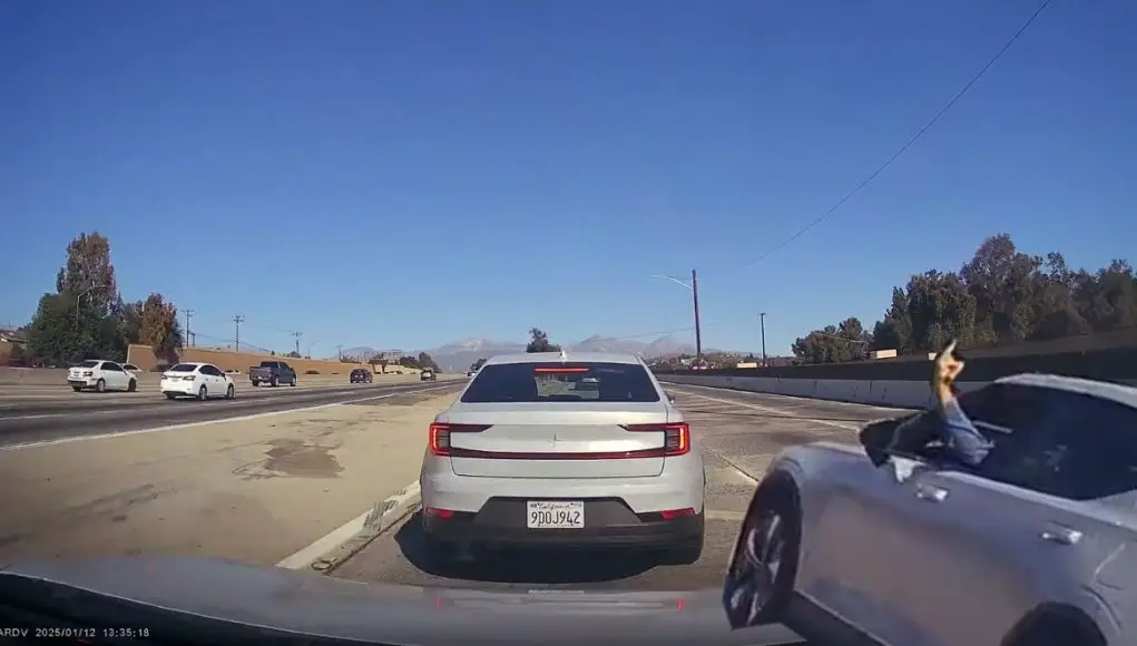 Polestar driver on the 60 caught agressively brake checking dashcam owner after they felt they weren't given enough space to merge illegaly.