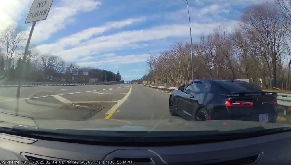 Idiot driver in Arlington, Mass passes on a single lane on-ramp onto Concord Turnpike.