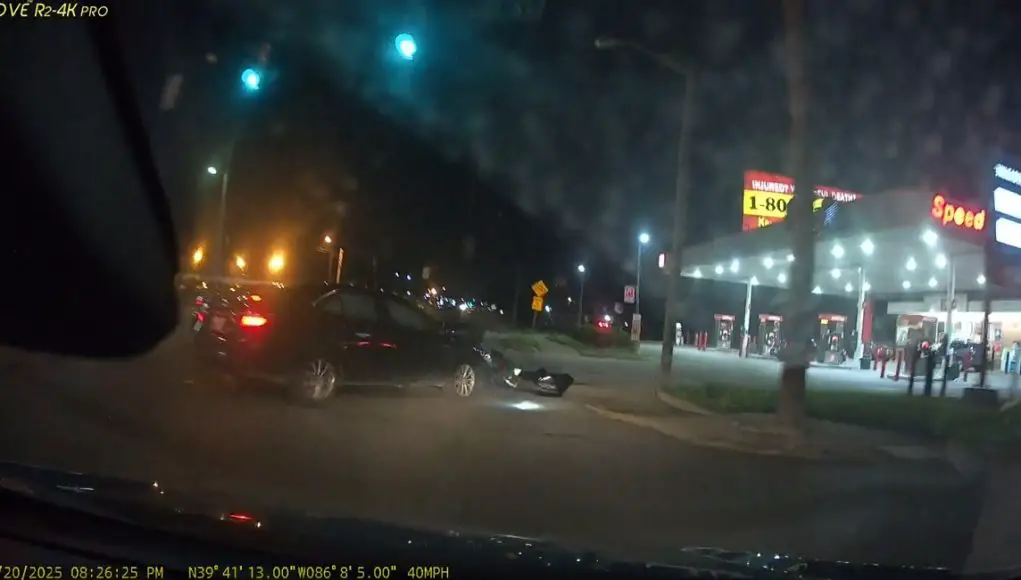Idiot driver makes left turn on Madison Ave without yielding properly causing multi-car collsion. Flees the scence, likely uninsured.