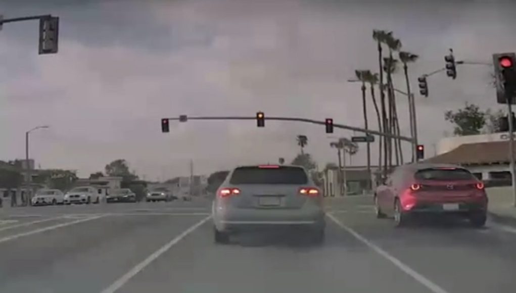 Idiot on Sepulveda blocks Tesla driver from changing lanes 4 times in less than 10 seconds in one weird power trip.