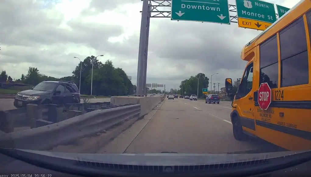 Bus driver on 295 before Baltimore almost crashes into the side of dashcam owner in what looks like a crazy, no-look lane change.