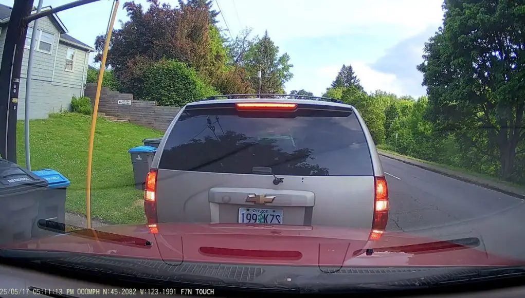 Idiot in McMinnville turns a small collision into a hit-and-run