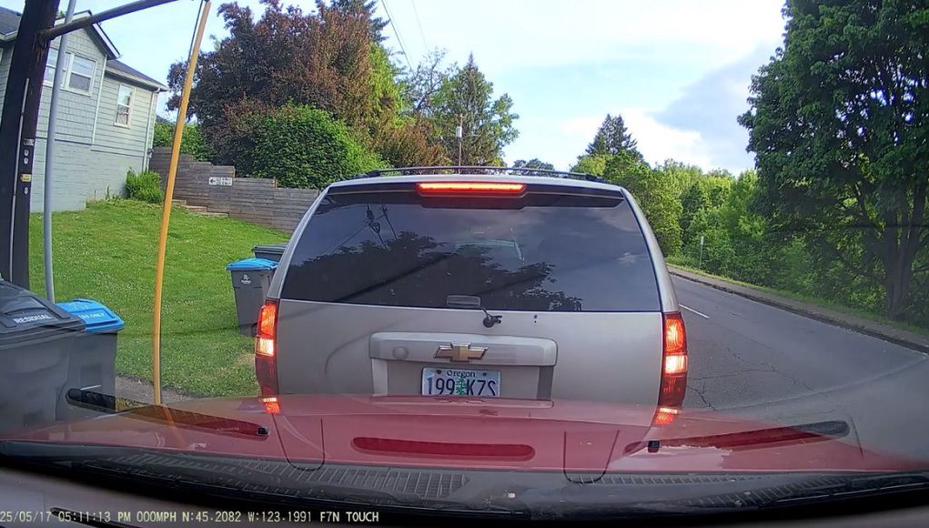 Idiot in McMinnville turns a small collision into a hit-and-run