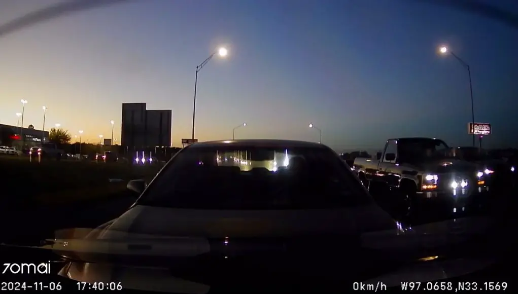 Idiot kid from Denton County Suburbs caught driving uninsured on I-35E, likely in parents car, rear ends dashcam owner.