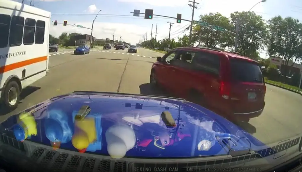 Idiot in van makes improper turn, cutting in front of dashcam owner on Creek and Empire already in the intersection.