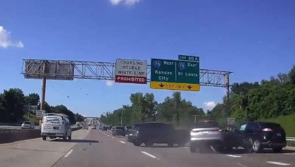 Bonehead driver on the 270 makes a dangerous lane change resulting in a multi-vehicle accident.