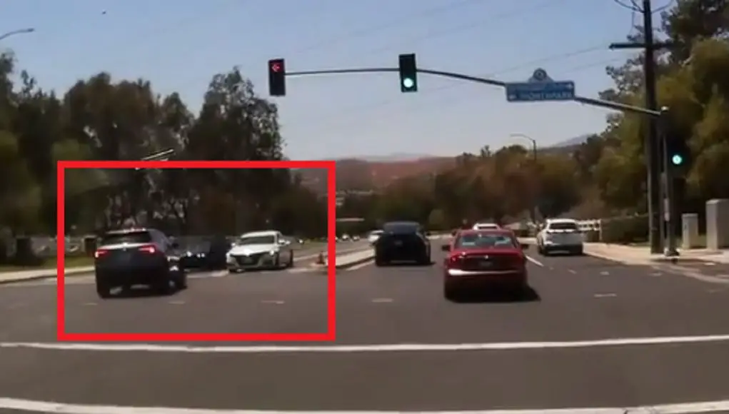 Santa Clarita idiot caught on dashcam driving the wrong way into traffic at this busy intersection