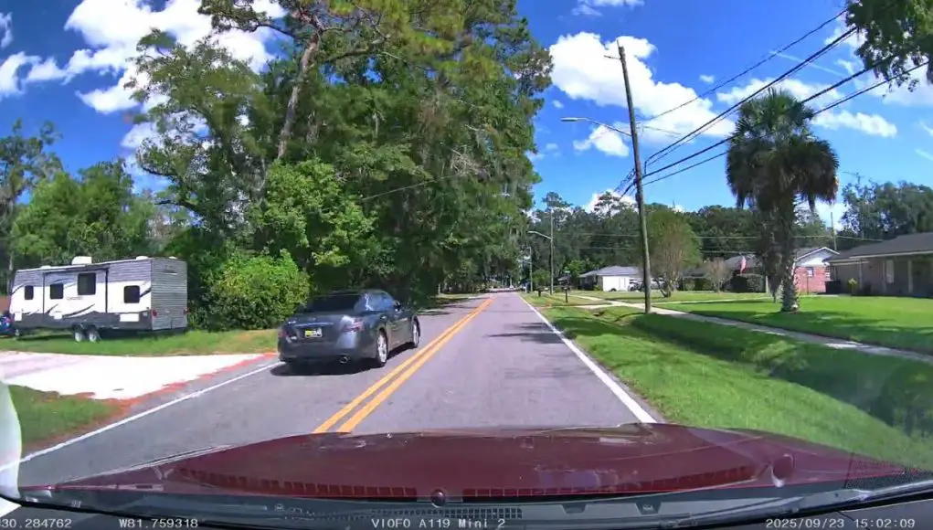 Reckless driver in Hyde Park neighborhood in Jacksonville resorts to speeding and rat running in apparent rush.