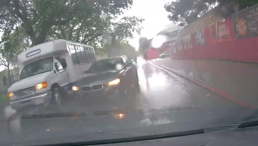 Reckless driver in CSUN Campus decides it's OK to drive against traffic because they're too important to wait for a bus.