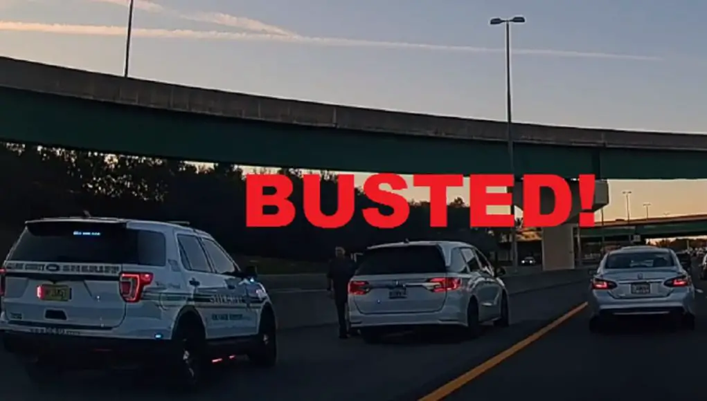 Bantha using F Turnpike breakdown lane to pass Lunatic on the Florida Turnpike blasts by traffic in the breakdown lane. Passes OCPD cruiser and gets immediately pulled over.