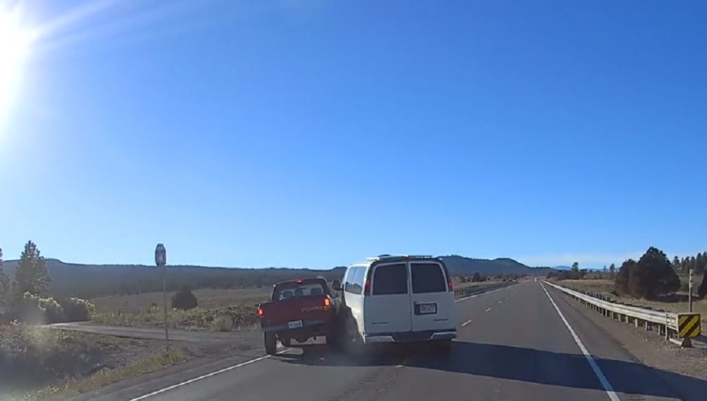 Misinformed driver overtakes in front of signaling drivers on UT-12. Crashes into them instead.
