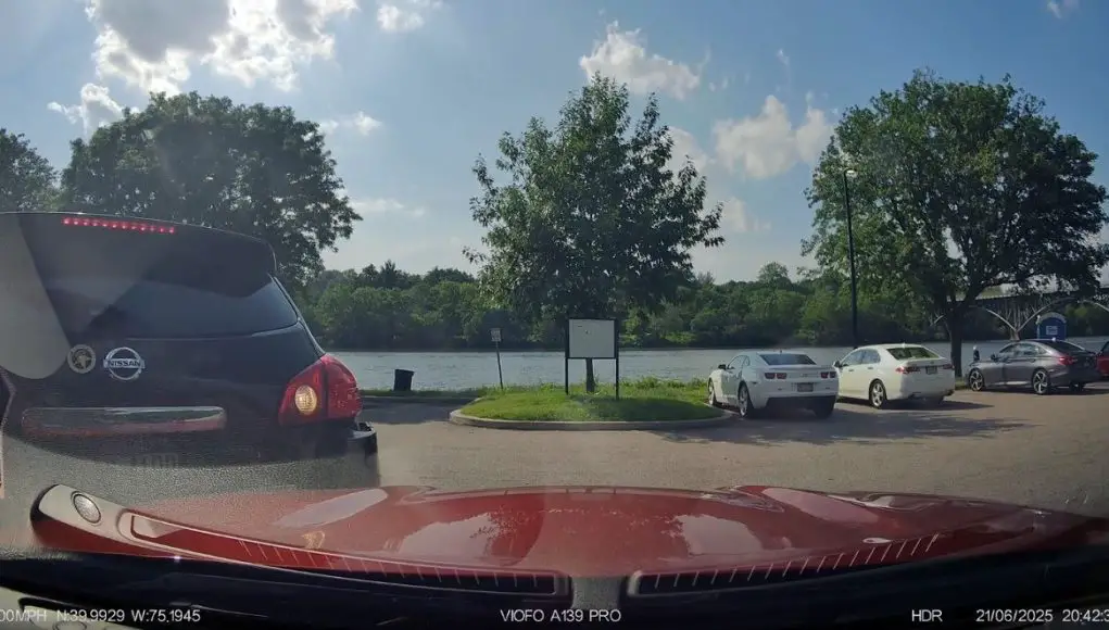 hit and run parking near temple u boathouse-C Idiot driver backs into dashcam owner near Temple U Boathouse then turns it into a hit-and-run.