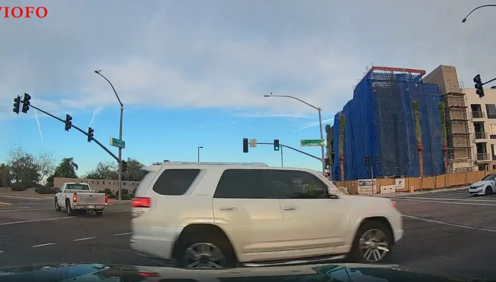 Extreme Red light runner at Dobsen and Mesa Riverview almost ends in broadside disaster for dashcam owner.