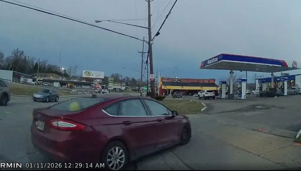 Careless and clueless turner at Summit & Reading turns across dashcam owner's lane. Almost causes t-bone.
