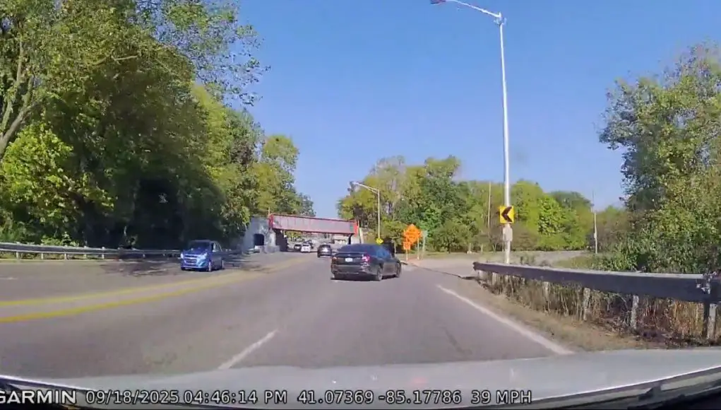 Fort Wayne, Ind: Another Jefferson Blvd Close Call as Driver Forces Illegal Right Turn From Wrong Lane Reckless driver on Jefferson Blvd pulls last second lane change from wrong lane.