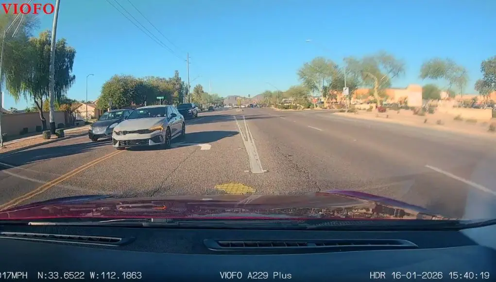 Glendale, AZ: Careless Turn Out of Arrowhead Ranch Plaza Onto 59th Nearly Sparks a Head-On Crash Careless driver exiting Arrowhead Ranch Plaza turns into turn lane, almost causes head-on crash with dashcam owner.
