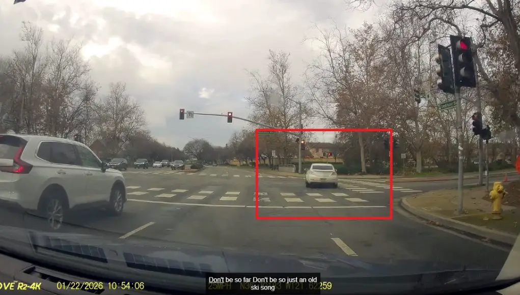 Lazy driver at Constitution and Independence pulls lazy, reckless driving maneuver to avoid red light, just breaks a bunch of traffic laws instead.
