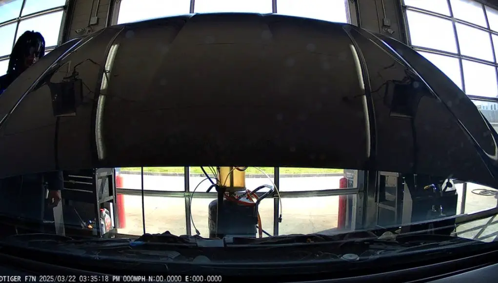 This quick lube shop in Allen, TX was caught on dashcam starting a car without any oil, wrecking the engine in the process.