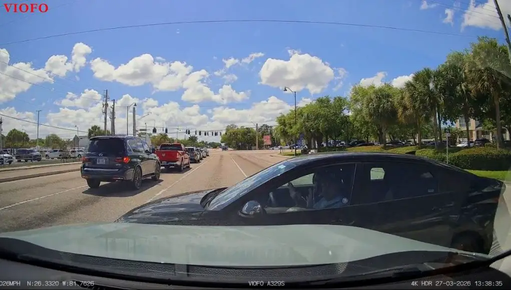 Bonita Springs, FL: Old Driver Exits Walgreens & Creeps Across Imperial Pkwy, Almost Gets T-boned Because He’s Oblivious To Cross Traffic Elderly driver creeps across Imperial Parkway, oblivious to cross traffic, and almost causes their own t-bone accident as a result.
