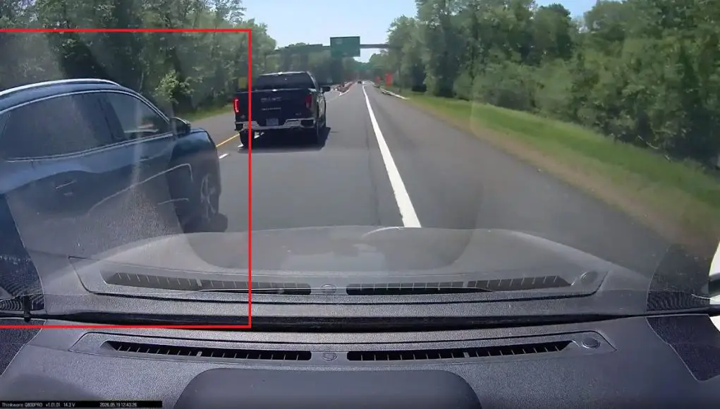Glastonbury, Conn: “My Lane Ending Means Your Problem” — Volkswagen Driver Nearly Causes Crash on Glastonbury Expressway Merge Ignorant driver on Glastonbury Expressway refuses to merge safely, yielding their right of way. Risks crash.
