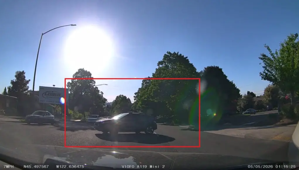 Portland OR SE Powell Blvd Confused driver on SE Powell refuses to use center, two way left turn lane to turn left. Resorts to blocking traffic with the right of way instead.