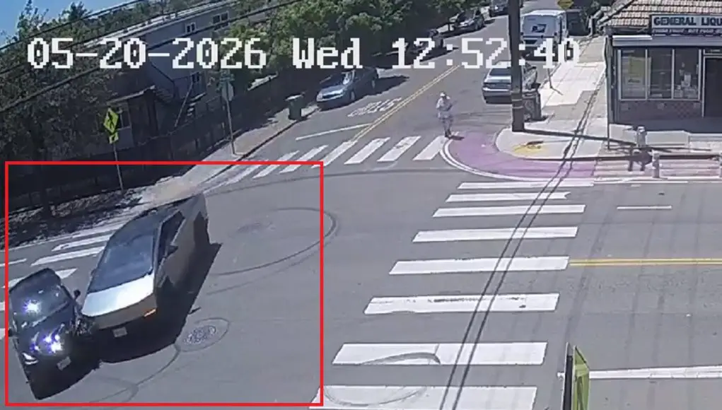 Oakland, CA: Tesla Remote Service Tech in Cybertruck At Market & 43rd Blows Stop Sign, Crashes Into Another Tesla Tesla Mobile Service tech in Cybertruck blows past stop sign, collides with another Tesla.