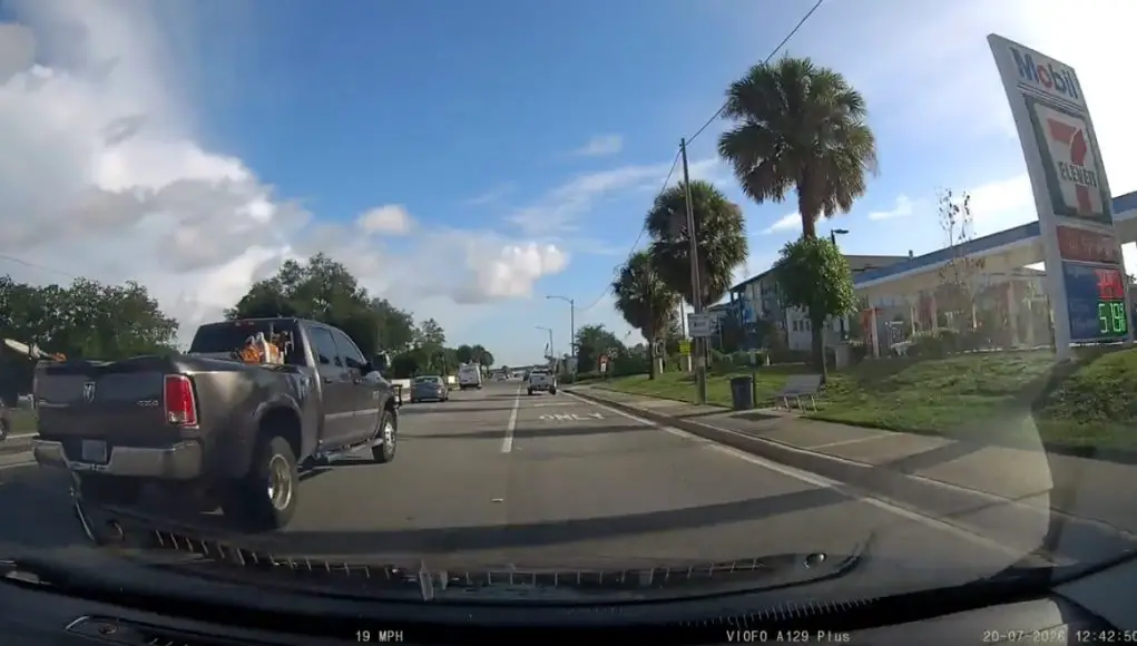 Pinellas Park, FL: Ram Dually Driver On 94th & 49th Treats Turn Lanes Like Suggestions, Swings Into Wrong Lane After Wild Wide Turn Reckless driver in Ram Dually makes wide turn taking up two lanes, then makes illegal lane change without signaling.
