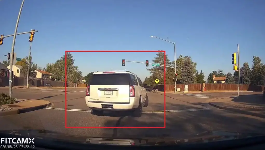 Aurora, CO road rage driver cuts off dashcam owner for leaving too large a space Doofus on Reservoir cuts off driver after taking offense to them leaving a gap in front of them at a light.