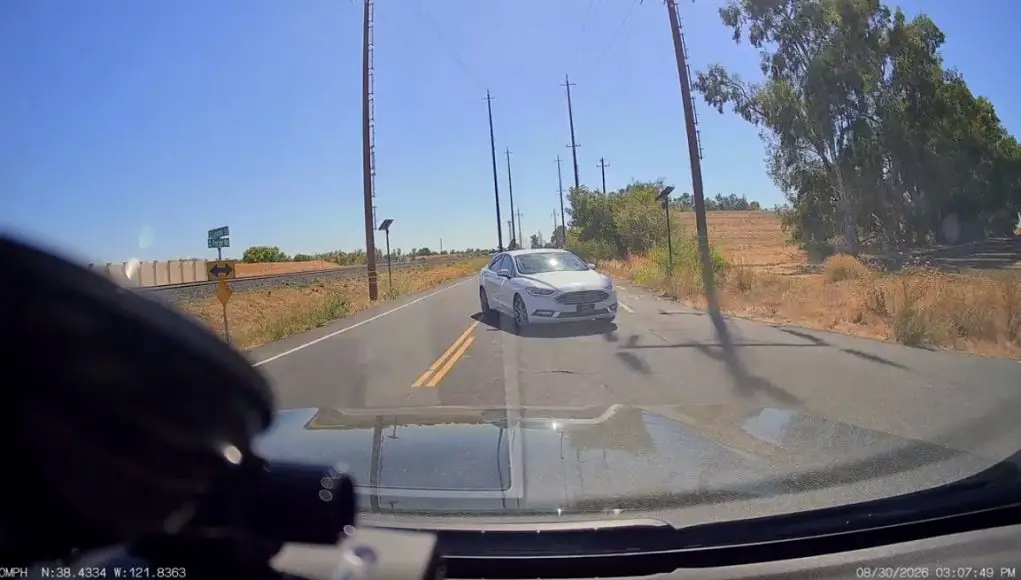 Dixon, CA driver refuses to yield turning Driver on Porter refuses to yield to oncoming driver before they decide to turn, almost causes head-on crash.