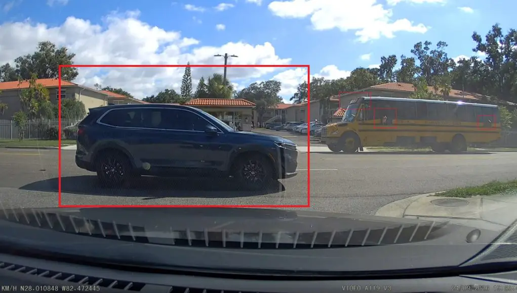 Drivers blow past stopped school bus on Sligh Ave Drivers blow past stopped Hillsborough County Public School Bus letting kids off