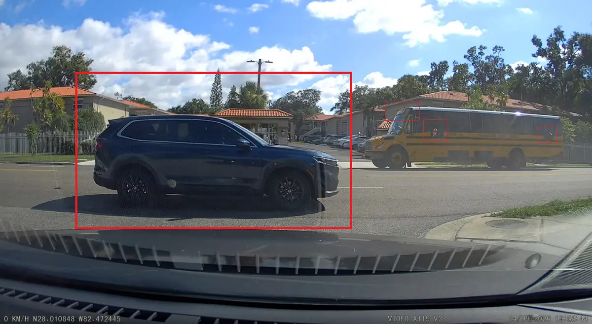 Tampa, FL: Multiple Drivers On Sligh Ave Caught On Dashcam Not Stopping For School Bus Letting Kids Off - Alt Car news
