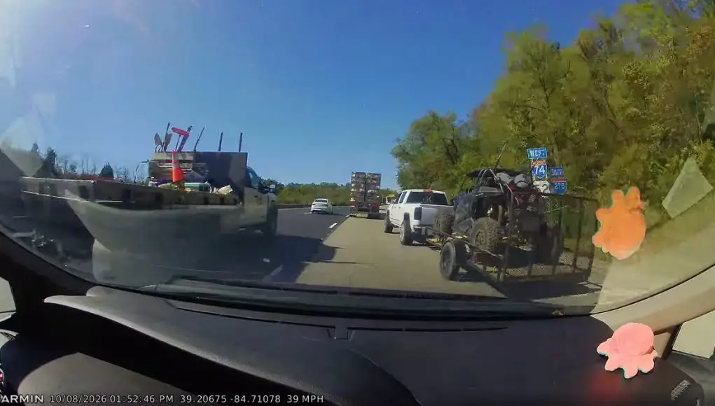 Cleves, Ohio: Goofball Towing UTV On 74 Refuses To Merge Behind Dashcam Owner, Drives On The Shoulder So They Stay Ahead Goofball on the 74 merging from Hamilton Cleves refuses to slot behind dashcam owner, uses emergency shoulder to pass instead.